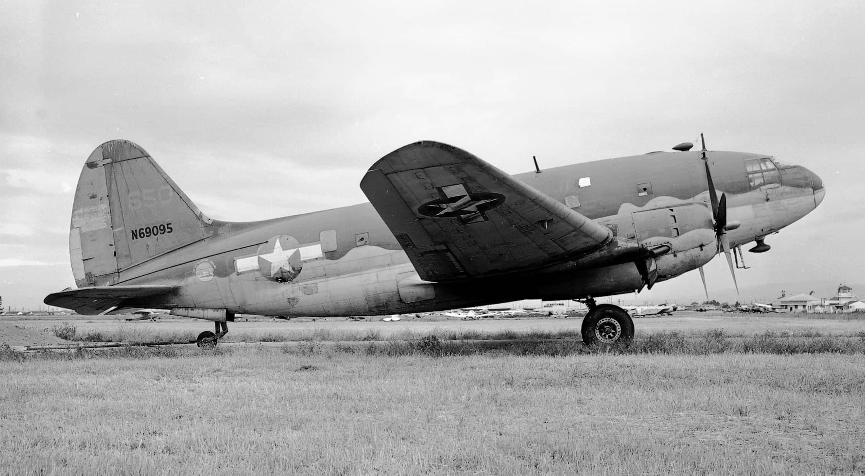柯蒂斯 C-46A「突击队员」主力量产型运输机