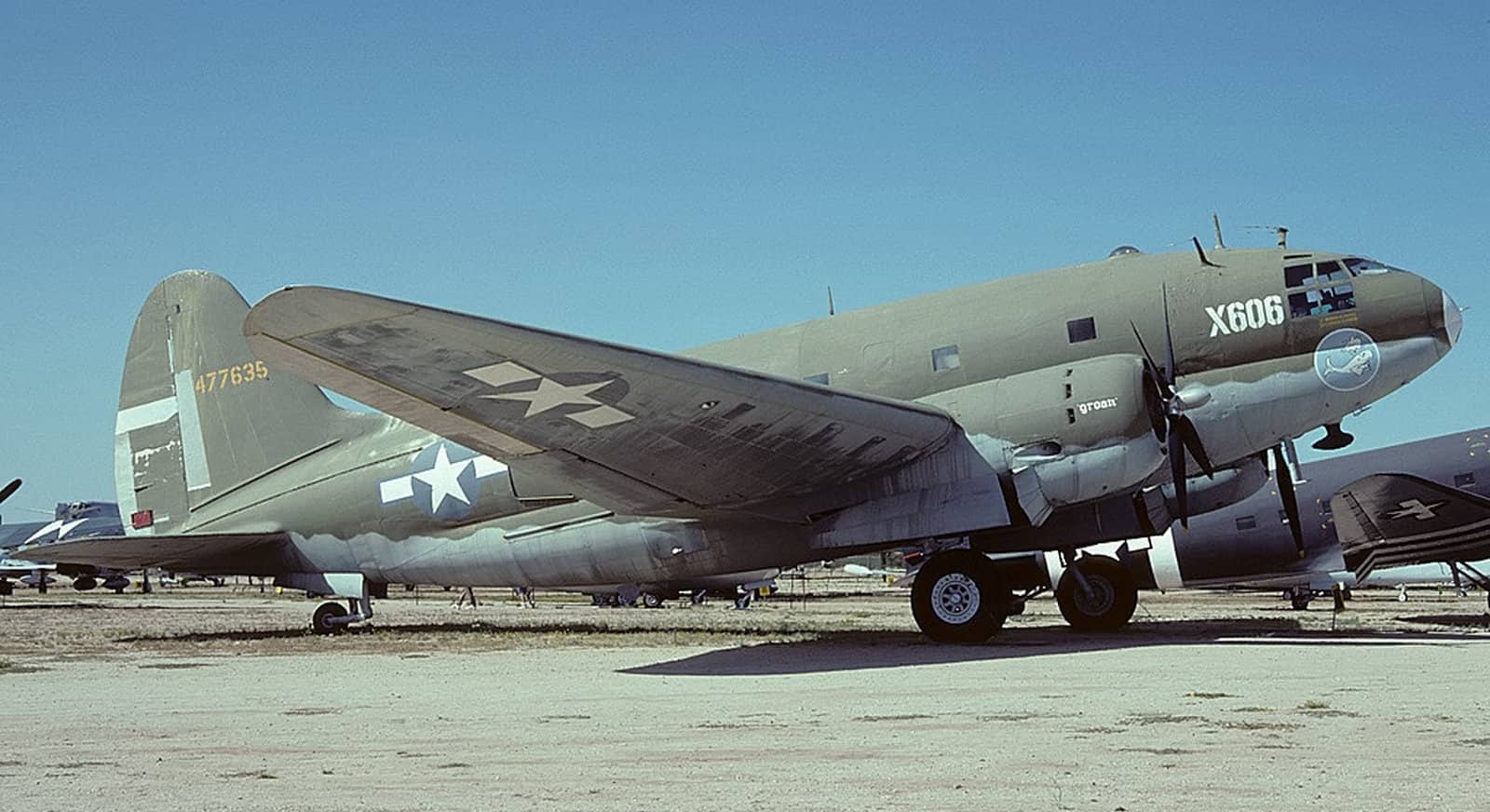 柯蒂斯 C-46D「突击队员」伞兵型运输机