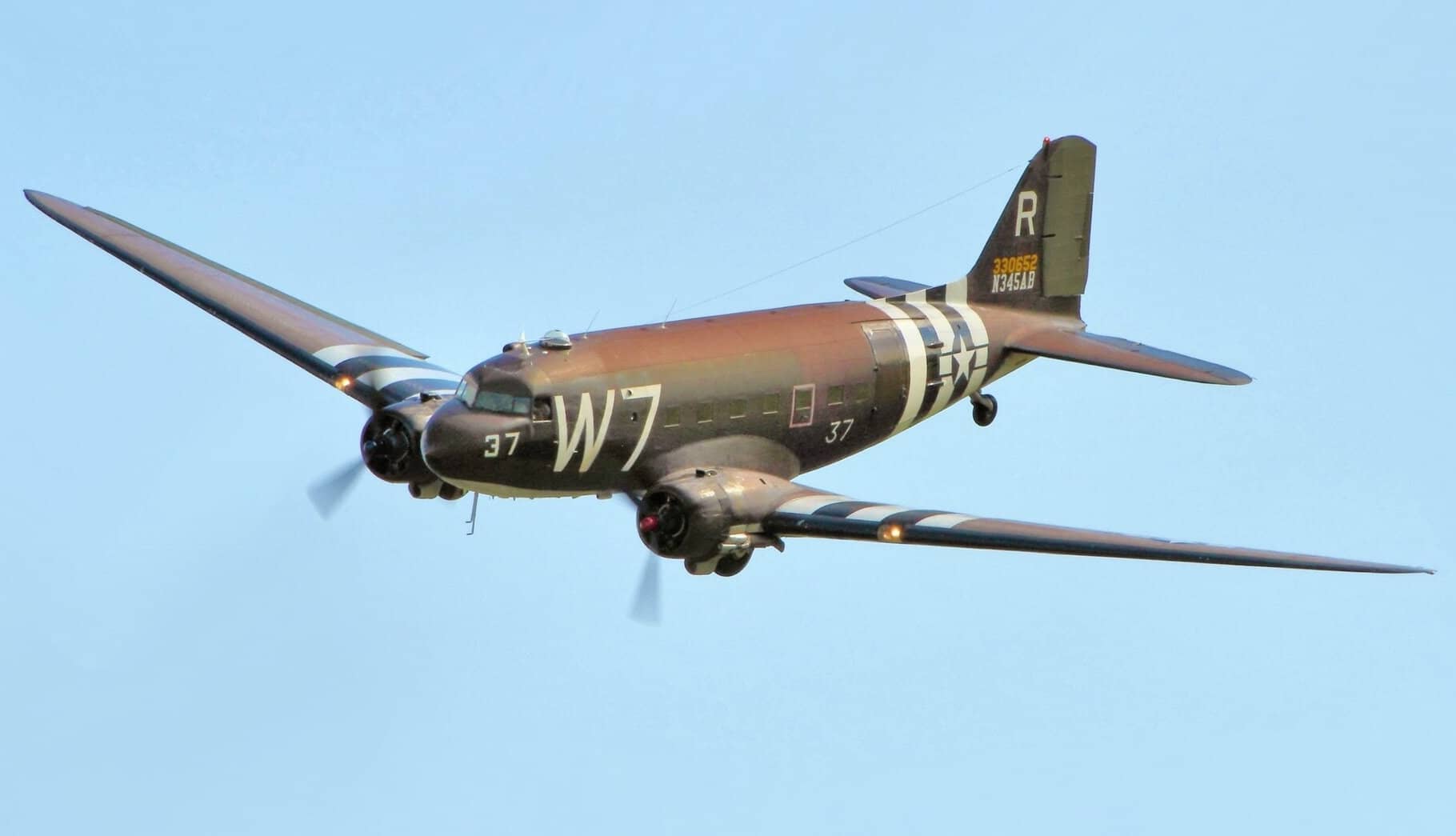 道格拉斯 C-47「空中列车」/ R4D 运输机