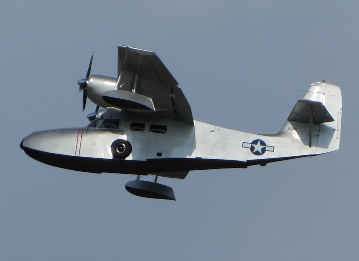 飞行中的美国陆军航空队 OA-14「韦奇安」水陆两用机。注:陆军航空队共接收15架 OA-14 与1架 OA-14A,用于轻型运输与勤务联络。