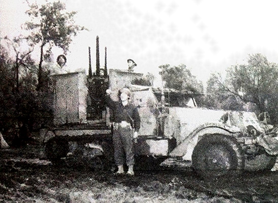 1943年11月，「意大利战役」期间，美军434装甲防空营的一辆M15型半履带装甲车在卡普阿附近的沃尔图诺河口为盟军提供防空保护，1943年10月下旬，美国陆军第6军正准备越过沃尔图诺河向前挺进，该营的M15防空车正是为保证陆军过河时免受德军飞机空袭而部署。这是M15服役后参加的首场大规模战斗。