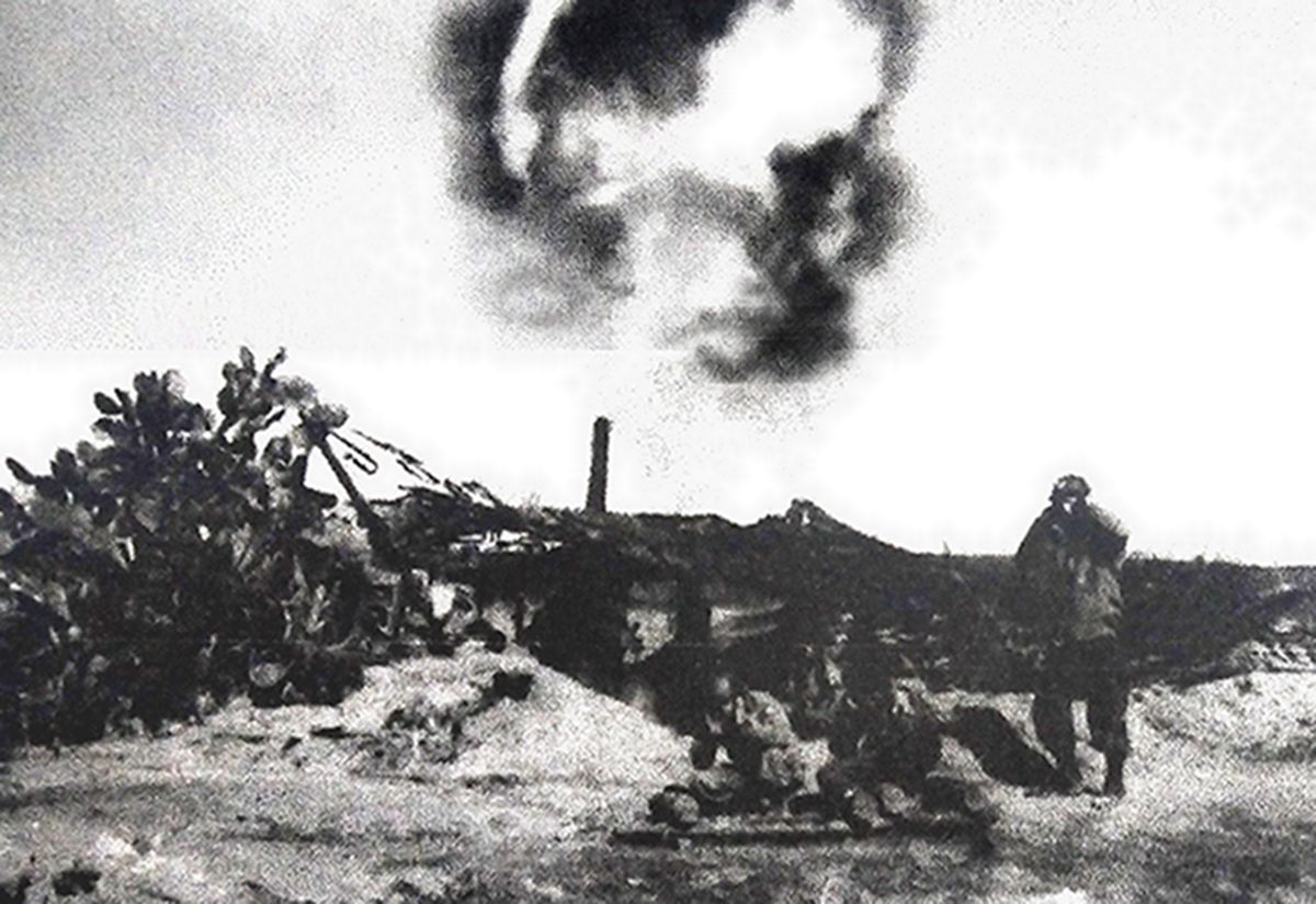 1944年2月，「安齐奥战役」期间，意大利拉齐奥地区聂图诺镇（Nettuno）附近作战的一门美军M1（M114）式155毫米榴弹炮，正在阵地上开炮射击，对滩头上的战斗实施火力支援。
