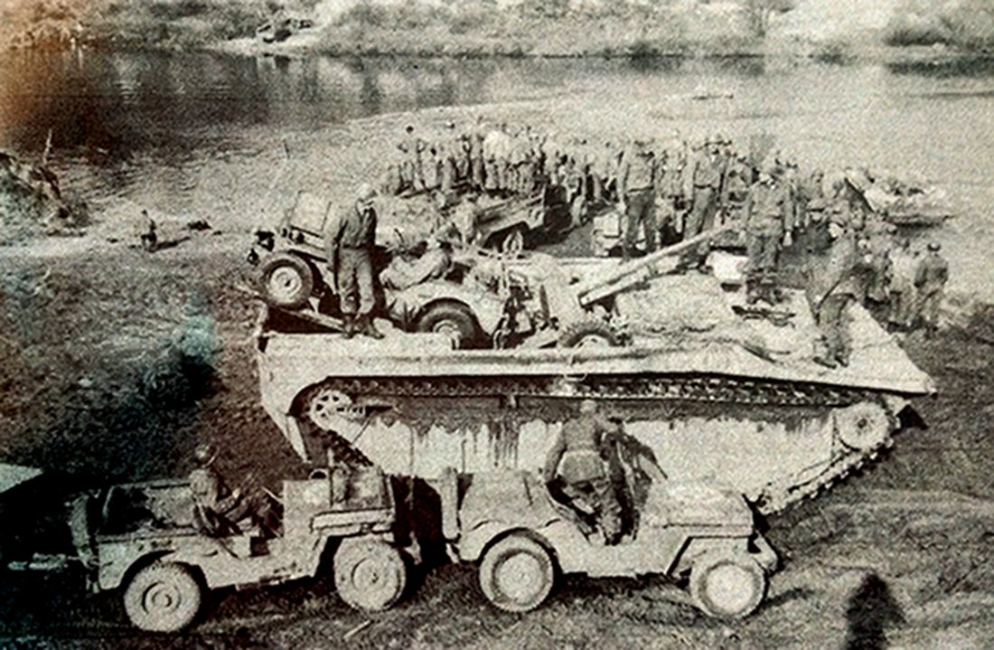 1945年2月，欧洲西线战场，美国陆军第309工程队不满足LVT4两栖装甲车现有能力，将车体后部尾板改装为坡道，使LVT4能运载吉普车及其所携带的物资。图中是一辆LVT4正在荷兰一试验场地进行试载。