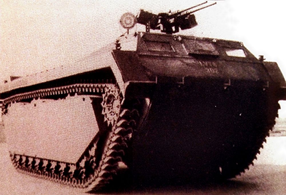 LVT3两栖装甲车
